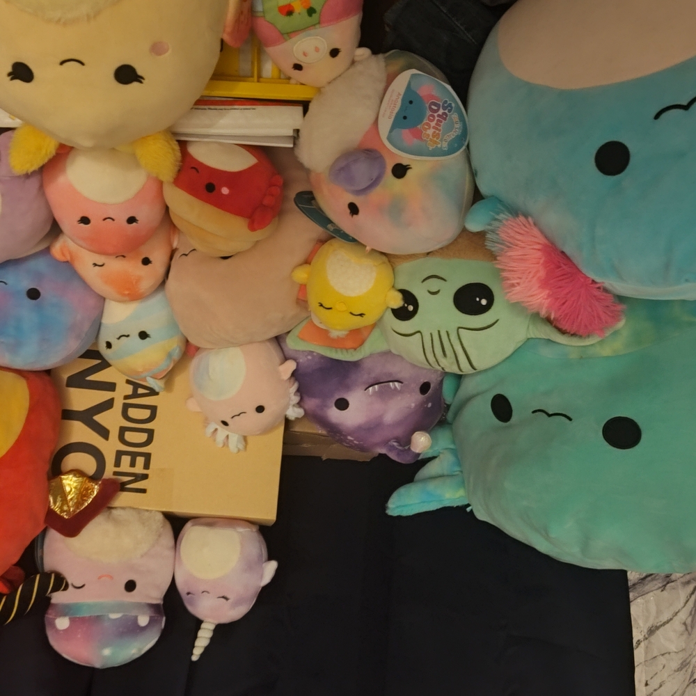 Colorful Plush Toy Collection - Picture 2 of 3